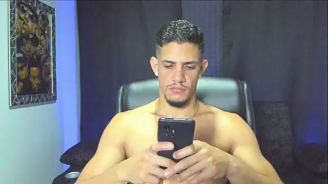 jhonnysnow17 online show from December 16, 3:24 am