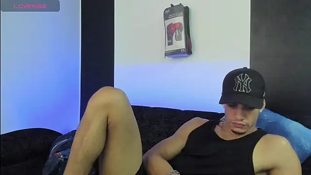 jhonnysnow17 online show from March 3, 8:34 am