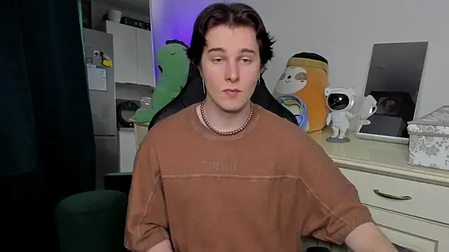 Vincent Strong online show from April 22, 9:36 am