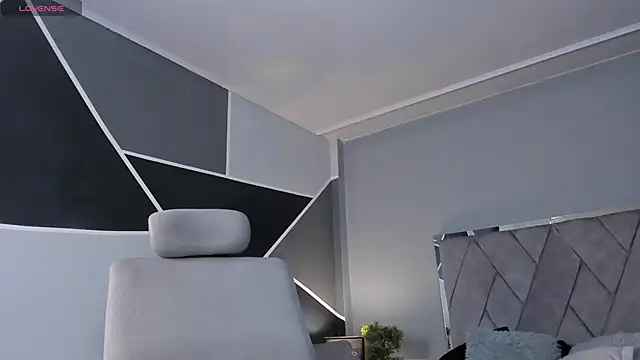 Snapshot of Markbrown chatting on December 8, 1:47 pm Markbrown online show from December 8, 1:47 pm