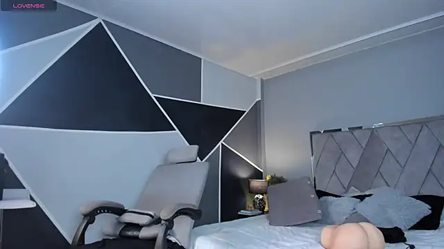 Snapshot of Markbrown chatting on December 15, 8:47 pm Markbrown online show from December 15, 8:47 pm