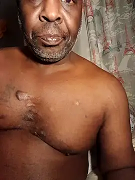 Snapshot of macnificent1fr chatting on January 11, 7:06 am macnificent1fr online show from January 11, 7:06 am