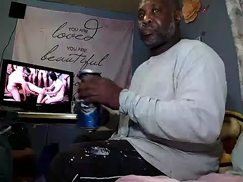 Snapshot of macnificent1fr chatting on February 16, 2:33 am macnificent1fr online show from February 16, 2:33 am