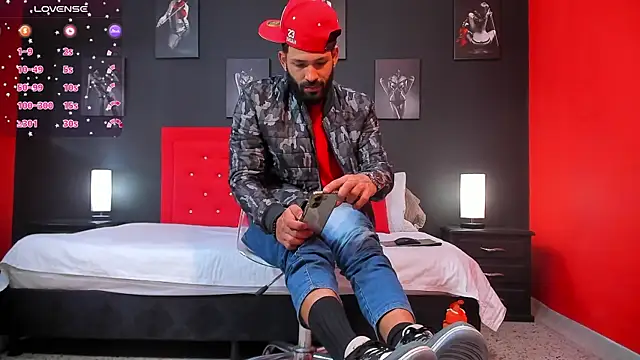 Thiagogomez online show from January 8, 12:15 pm