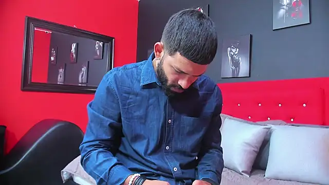 Thiagogomez online show from March 8, 12:28 pm