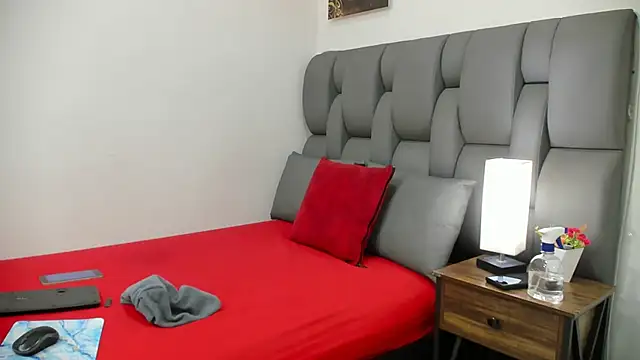 Thiagogomez online show from March 12, 7:10 pm