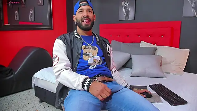 Thiagogomez online show from March 3, 12:32 pm