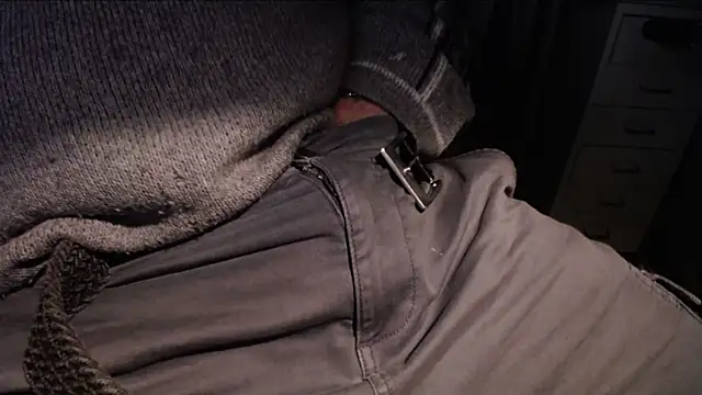 Snapshot of bloowman chatting on January 19, 12:17 am bloowman online show from January 19, 12:17 am