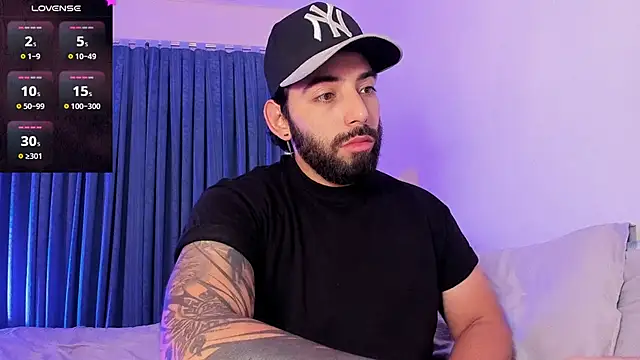 Snapshot of leo_thewolf_ chatting on September 19, 5:24 pm leo thewolf  online show from September 19, 5:24 pm