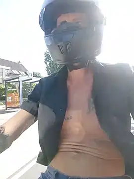 WhiteAnacondaNL online show from August 8, 3:41 pm