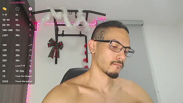 russthiago online show from December 27, 12:07 am