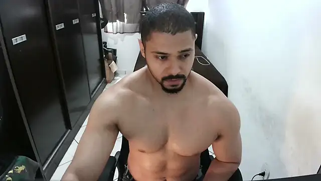 Snapshot of Brian_Aries chatting on October 15, 4:47 pm Brian Aries online show from October 15, 4:47 pm