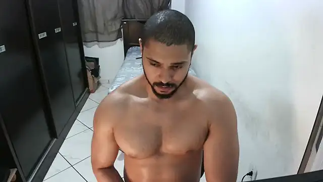 Snapshot of Brian_Aries chatting on March 23, 3:43 am Brian Aries online show from March 23, 3:43 am