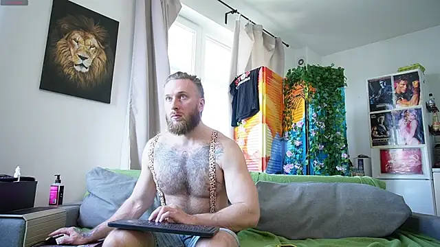 rusbigpaul online show from May 2, 7:22 am
