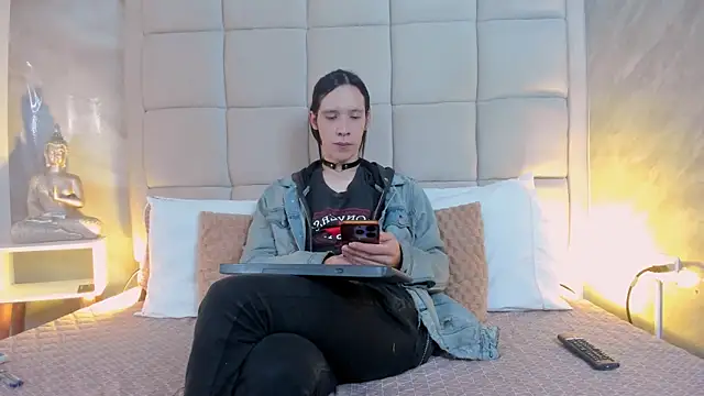 Hecatee 77 online show from September 30, 7:50 pm