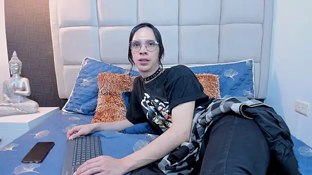 Hecatee 77 online show from December 19, 7:07 pm