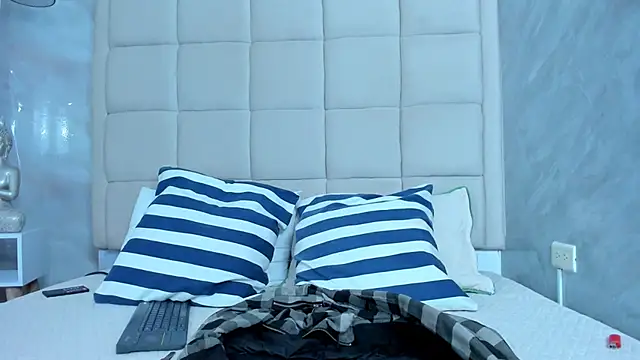 Hecatee 77 online show from March 2, 7:43 pm