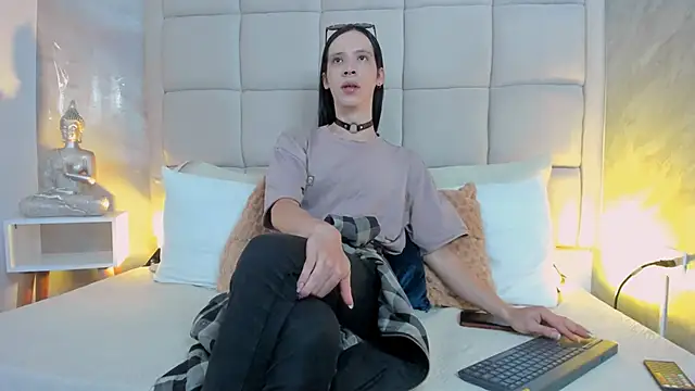 Hecatee 77 online show from September 11, 8:30 pm