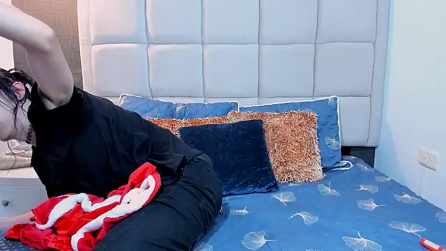 Hecatee 77 online show from December 23, 5:43 pm