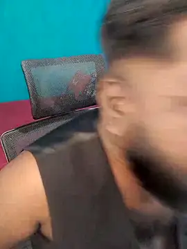 Rayansmith  online show from April 9, 9:10 pm