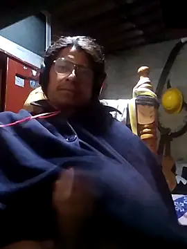 Snapshot of davidatration15 chatting on October 14, 1:12 am davidatration15 online show from October 14, 1:12 am