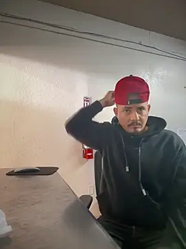 Snapshot of PeterGrandee chatting on March 6, 5:54 pm PeterGrandee online show from March 6, 5:54 pm