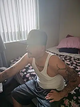 Snapshot of PeterGrandee chatting on October 21, 10:01 pm PeterGrandee online show from October 21, 10:01 pm