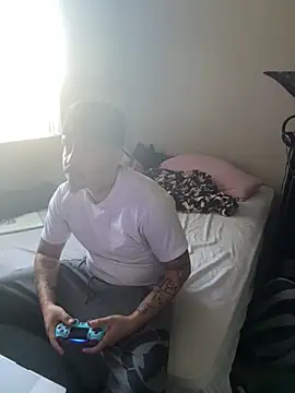 PeterGrandee online show from November 17, 8:12 pm