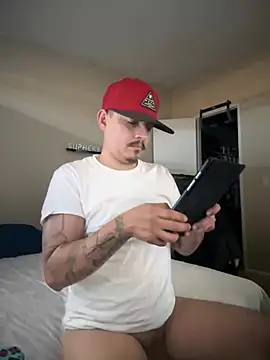 Snapshot of PeterGrandee chatting on February 4, 8:49 pm PeterGrandee online show from February 4, 8:49 pm