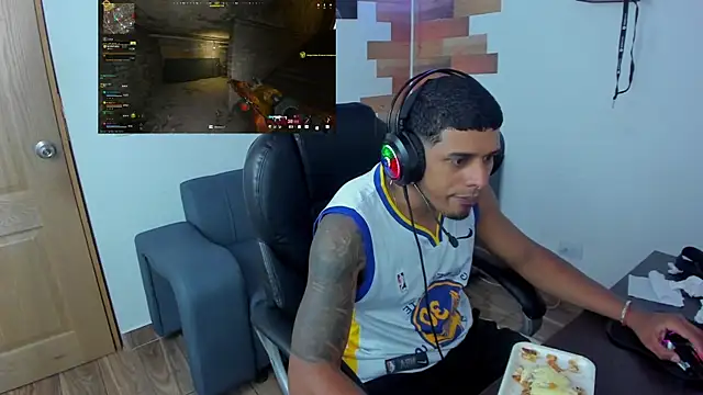 Snapshot of vincen_jose chatting on March 22, 2:48 am vincen jose online show from March 22, 2:48 am