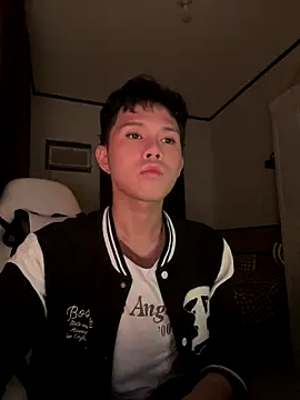 Plaxtique online show from October 17, 10:08 am