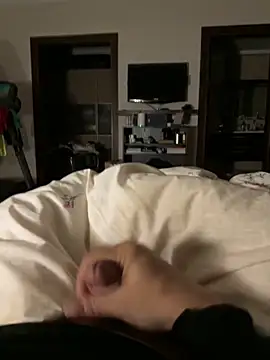 Snapshot of neugrg chatting on October 24, 12:13 am neugrg online show from October 24, 12:13 am