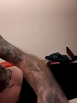 Snapshot of PIercingBoy38 chatting on December 31, 12:11 am PIercingBoy38 online show from December 31, 12:11 am