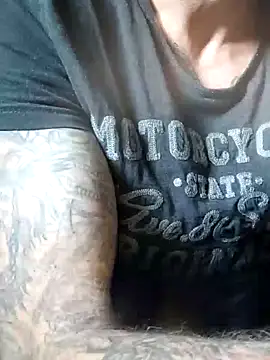 Snapshot of PIercingBoy38 chatting on October 27, 3:14 pm PIercingBoy38 online show from October 27, 3:14 pm