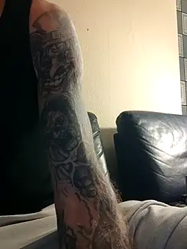 Snapshot of PIercingBoy38 chatting on October 17, 11:09 pm PIercingBoy38 online show from October 17, 11:09 pm