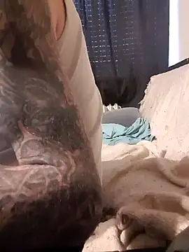 Snapshot of PIercingBoy38 chatting on March 19, 5:39 pm PIercingBoy38 online show from March 19, 5:39 pm