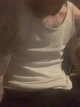 Snapshot of PIercingBoy38 chatting on February 18, 6:49 pm PIercingBoy38 online show from February 18, 6:49 pm