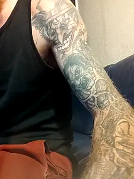 Snapshot of PIercingBoy38 chatting on October 28, 7:49 pm PIercingBoy38 online show from October 28, 7:49 pm