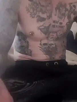 Snapshot of PIercingBoy38 chatting on February 3, 1:30 pm PIercingBoy38 online show from February 3, 1:30 pm