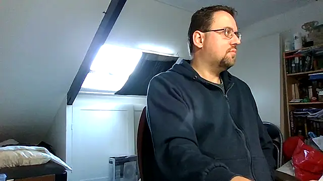 Snapshot of rdewaard81 chatting on October 1, 8:40 am rdewaard81 online show from October 1, 8:40 am