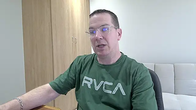 BrettJ81 online show from December 21, 12:13 pm