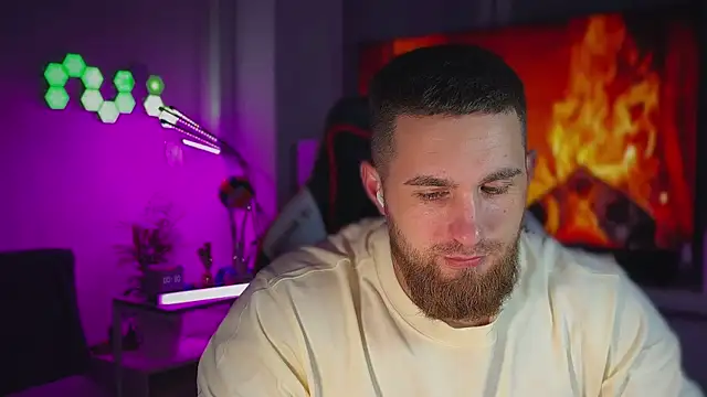 Sweeet  boy online show from February 9, 9:30 pm