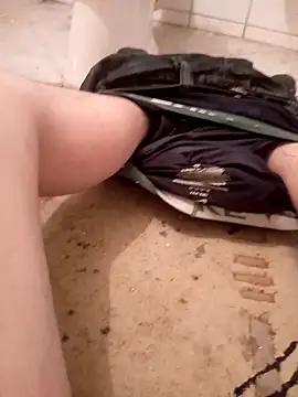 Snapshot of Affenarsch81 chatting on February 1, 4:35 am Affenarsch81 online show from February 1, 4:35 am